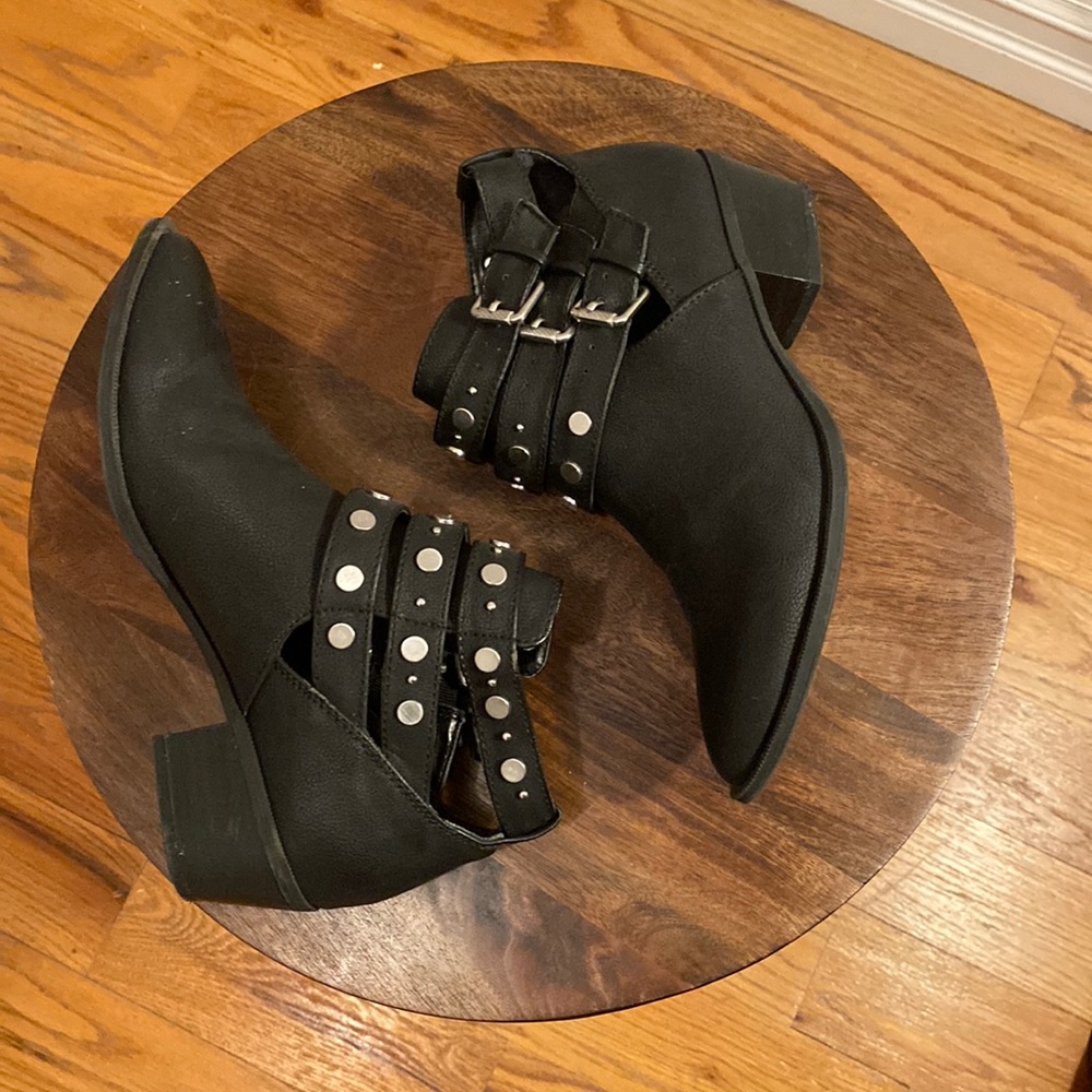 $8 CLEARANCE - Sam Edelman Circus Size 6 Black Motorcycle Bootie